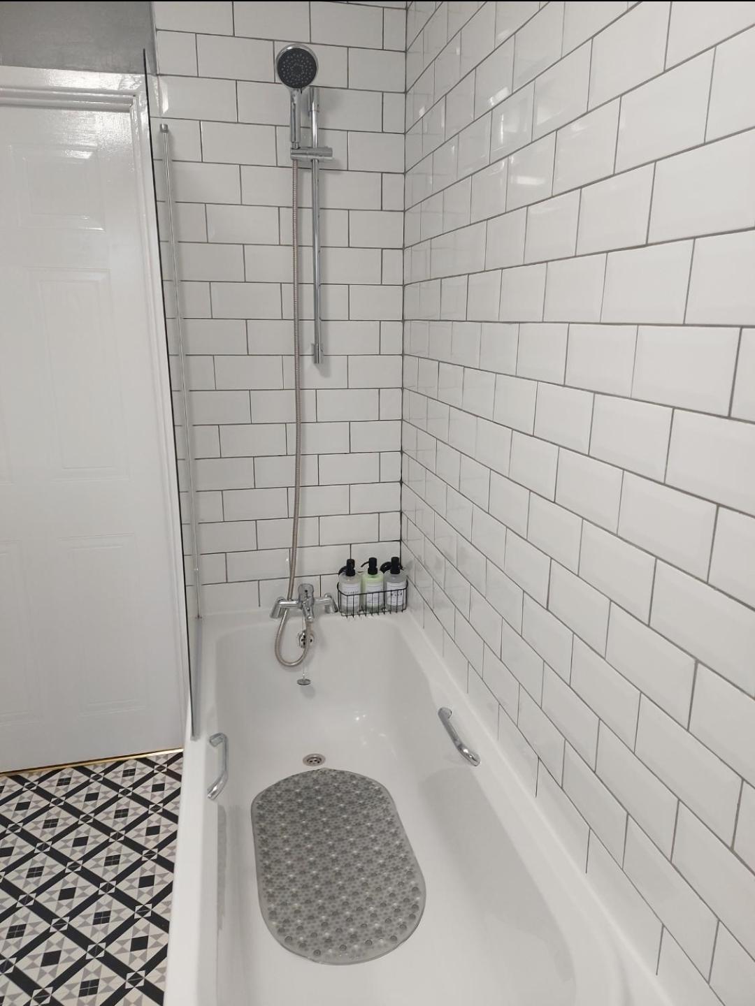 2 Bedroom Apartment Exhall Zewnętrze zdjęcie