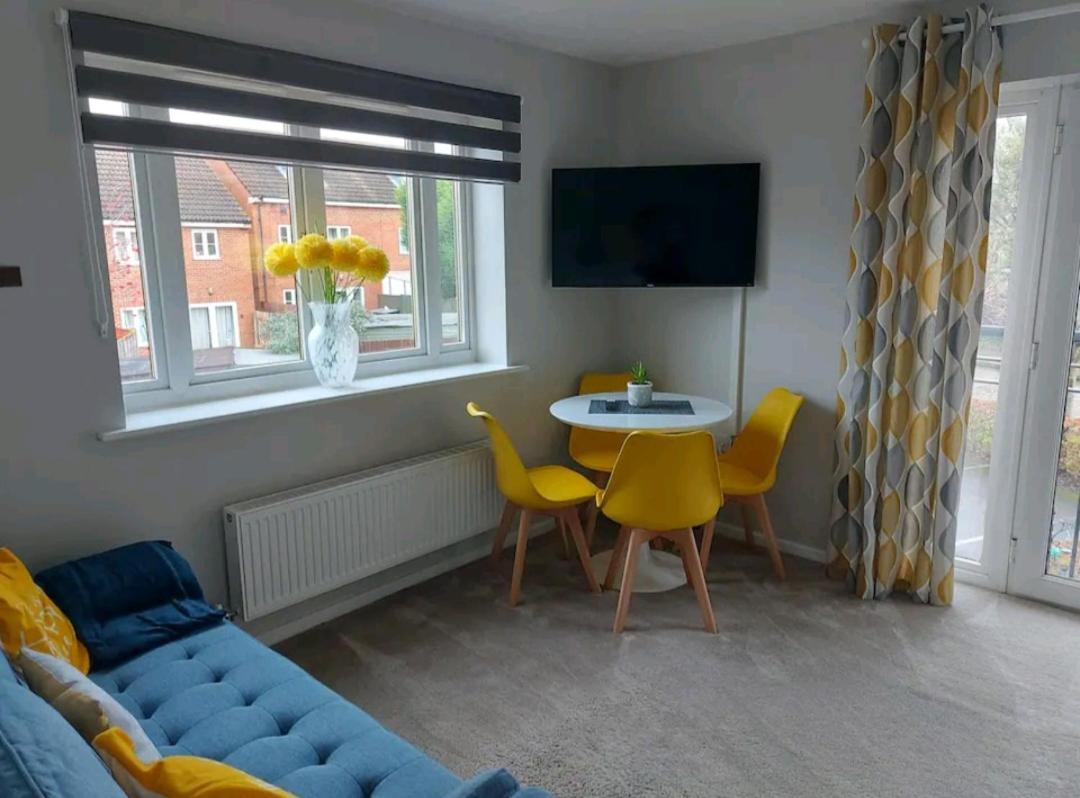2 Bedroom Apartment Exhall Zewnętrze zdjęcie